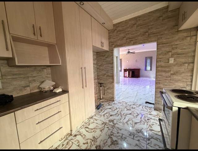 3 BEDROOM HOUSE FOR SALE IN VANDERBIJLPARK CE 1
